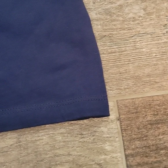 Womens Small Atlanta Braves V Neck Shirt. NWT - Picture 3 of 9